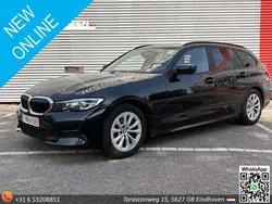 Zwart, metallic lak Gebruikt 2019 BMW 318 Executive Stationwagen | € 14.950 (Super prijs)