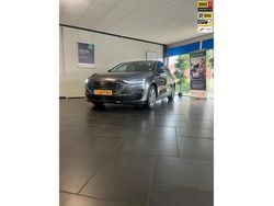 Grijs Gebruikt 2023 Ford Focus Titanium Hatchback | € 21.950 (Duur)