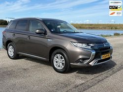 Bruin Gebruikt 2020 Mitsubishi Outlander SUV | € 18.344 (Super prijs)