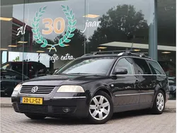 Zwart Gebruikt 2003 VW Passat Highline Stationwagen | € 999 (Goede deal)