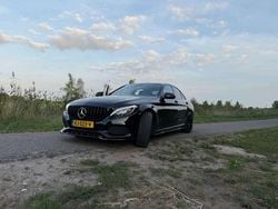 Zwart Gebruikt 2016 Mercedes C400 Prestige Sedan | € 23.500 (Goede deal)