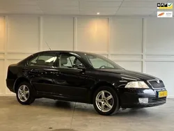 Zwart Gebruikt 2005 Skoda Octavia Elegance Hatchback | € 1.950 (Eerlijke prijs)