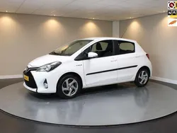Wit Gebruikt 2015 Toyota Yaris Hatchback | € 12.240 (Eerlijke prijs)