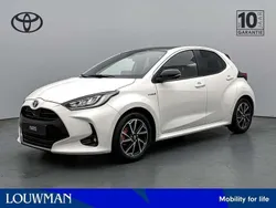 Wit Gebruikt 2021 Toyota Yaris Hybrid Executive Hatchback | € 23.745 (Eerlijke prijs)