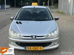 Grijs Gebruikt 2008 Peugeot 206 Hatchback | € 2.950 (Iets duurder)
