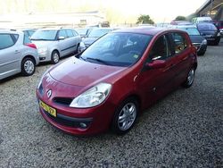 Rood Gebruikt 2006 Renault Clio II Hatchback | € 1.995 (Goede deal)