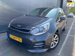 Grijs Gebruikt 2016 Kia Rio Comfort Hatchback | € 7.450 (Eerlijke prijs)
