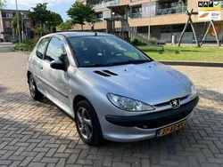 Grijs Gebruikt 2004 Peugeot 206 Hatchback | € 1.195 (Eerlijke prijs)