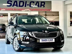 Zwart Gebruikt 2018 Skoda Octavia Ambition Stationwagen | € 13.990 (Goede deal)