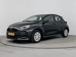 Zwart metallic Gebruikt 2023 Toyota Yaris Active Hatchback | € 21.945 (Eerlijke prijs)