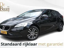 Zwart Gebruikt 2019 Volvo V40 Stationwagen | € 14.950 (Eerlijke prijs)