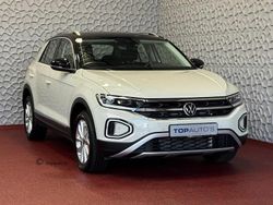 Grijs Gebruikt 2024 VW T-Roc Style SUV | € 35.440 (Eerlijke prijs)