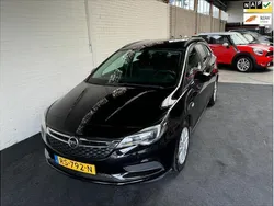 Zwart Gebruikt 2018 Opel Astra Edition Stationwagen | € 9.750 (Goede deal)