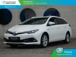Wit Gebruikt 2017 Toyota Auris Touring Sports Stationwagen | € 17.400 (Eerlijke prijs)