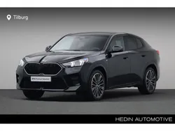 Saphirschwarz metallic (zwart metallic) Gebruikt 2024 BMW X2 Comfort Edition SUV | € 53.880 (Iets duurder)