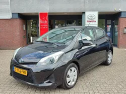 Zwart Gebruikt 2014 Toyota Yaris Hatchback | € 9.240 (Eerlijke prijs)