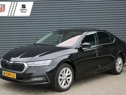 Zwart Gebruikt 2021 Skoda Octavia Business Line Hatchback | € 21.495 (Eerlijke prijs)