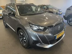 Grijs Gebruikt 2023 Peugeot 2008 Allure SUV | € 21.950 (Eerlijke prijs)