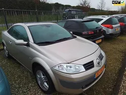 Beige Gebruikt 2004 Renault Mégane Cabriolet Luxe Cabriolet | € 1.848 (Eerlijke prijs)