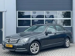 Zwart, metallic lak Gebruikt 2013 Mercedes C180 Avantgarde Sedan | € 13.450 (Eerlijke prijs)