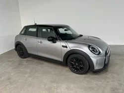 Grijs, metallic lak Gebruikt 2023 Mini Cooper Classic Hatchback | € 28.950 (Iets duurder)