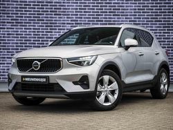 Grijs Gebruikt 2023 Volvo XC40 Core SUV | € 40.399 (Eerlijke prijs)