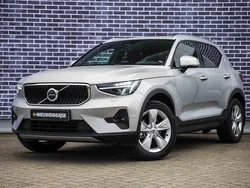 Grijs Gebruikt 2023 Volvo XC40 Core SUV | € 40.399 (Eerlijke prijs)