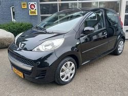 Zwart Gebruikt 2011 Peugeot 107 Hatchback | € 3.950 (Duur)