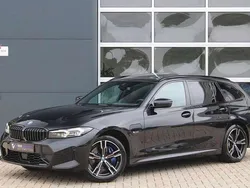 Zwart Gebruikt 2022 BMW 330e M Sport Stationwagen | € 37.450 (Duur)
