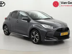 Grijs Gebruikt 2024 Toyota Yaris Hybrid Edition Hatchback | € 24.250 (Eerlijke prijs)