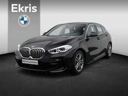 Zwart Gebruikt 2022 BMW 120 Executive Hatchback | € 30.850 (Super prijs)