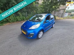 Blauw, metallic lak Gebruikt 2012 Peugeot 107 Active Hatchback | € 1.699 (Eerlijke prijs)