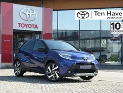 Blauw Gebruikt 2022 Toyota Aygo Design Hatchback | € 18.400 (Eerlijke prijs)