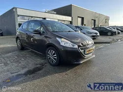 Bruin Gebruikt 2013 Peugeot 208 Active Hatchback | € 4.200 (Super prijs)