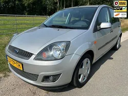 Grijs Gebruikt 2006 Ford Fiesta Futura Hatchback | € 3.450 (Iets duurder)