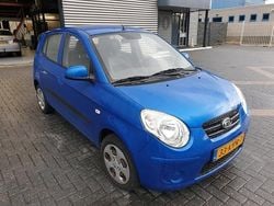 Blauw Gebruikt 2010 Kia Picanto Hatchback | € 999 (Goede deal)