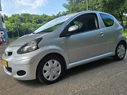Grijs Gebruikt 2012 Toyota Aygo Hatchback | € 4.950 (Eerlijke prijs)