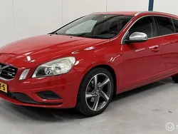 Rood Gebruikt 2013 Volvo V60 R-Design Stationwagen | € 9.945 (Eerlijke prijs)