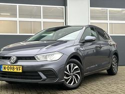 Grijs Gebruikt 2022 VW Polo Life Hatchback | € 20.900 (Eerlijke prijs)