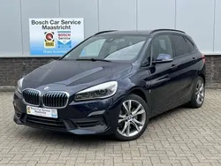 Blauw, metallic lak Gebruikt 2019 BMW 225 Active Tourer iPerformance MPV | € 20.994 (Eerlijke prijs)