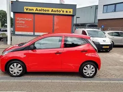 Rood Gebruikt 2017 Toyota Aygo Hatchback | € 5.950 (Goede deal)