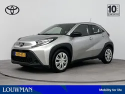 Grijs metallic Gebruikt 2023 Toyota Aygo Limited Hatchback | € 17.495 (Eerlijke prijs)