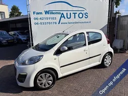 Wit, metallic lak Gebruikt 2012 Peugeot 107 Active Hatchback | € 3.443 (Goede deal)