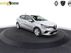 Grijs, metallic lak Gebruikt 2021 Renault Clio V Zen Hatchback | € 13.900 (Eerlijke prijs)