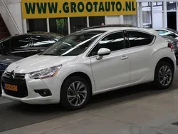 Wit, metallic lak Gebruikt 2011 Citroën DS4 Chic Hatchback | € 5.744 (Goede deal)