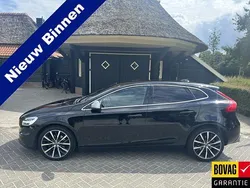 Zwart Gebruikt 2017 Volvo V40 Stationwagen | € 15.950 (Eerlijke prijs)