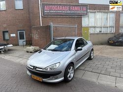 Grijs Gebruikt 2002 Peugeot 206 CC Cabriolet | € 1.750 (Eerlijke prijs)