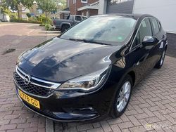 Zwart Gebruikt 2019 Opel Astra Edition Hatchback | € 12.950 (Goede deal)