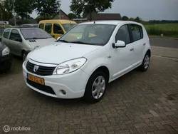 Wit Gebruikt 2012 Dacia Sandero Hatchback | € 2.950