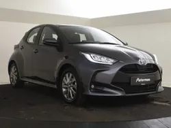 Grijs Gebruikt 2024 Toyota Yaris Hatchback | € 23.400 (Eerlijke prijs)